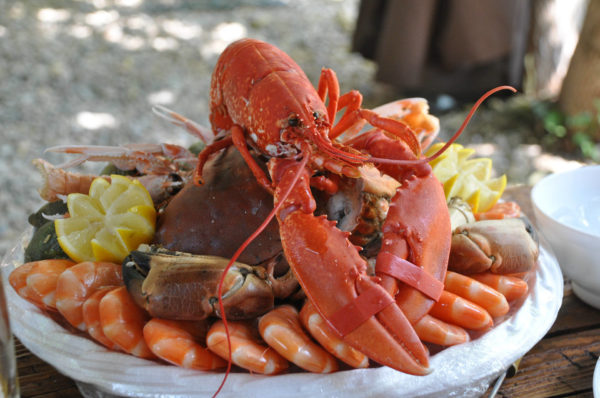 Flavors of the sea - Shrimp crab lobster platter