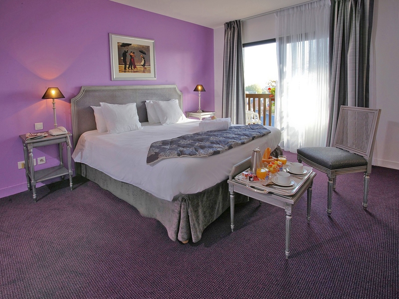 Hostellerie-du-Vallon—Trouville—room1-800X600